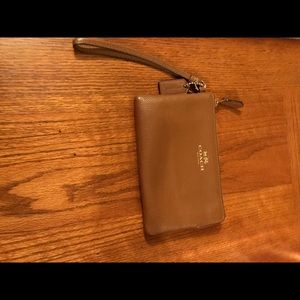 COACH corner zip wristlet wallet
